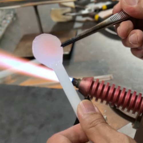 Six Trees Art & Pottery | C02 【人气】【单人】灯工琉璃 永生花制作 120分钟 RM268