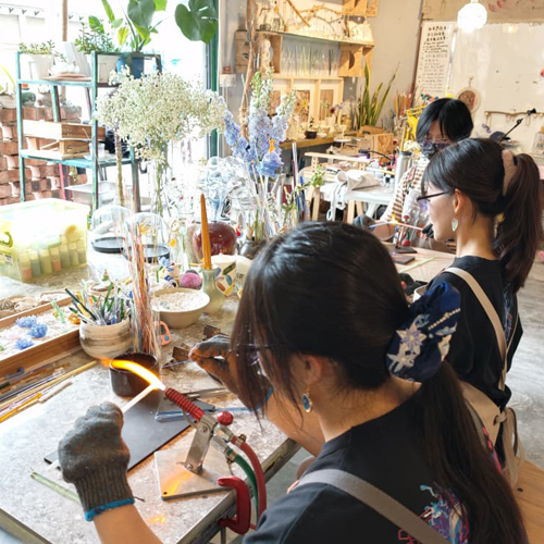 C01 烧琉璃DIY 
DIY Lampworking | Six Trees Art & Pottery